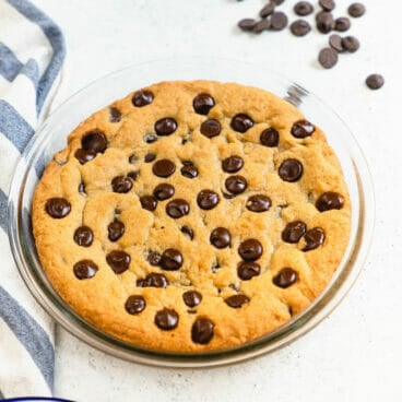 Chocolate chip cookie cake