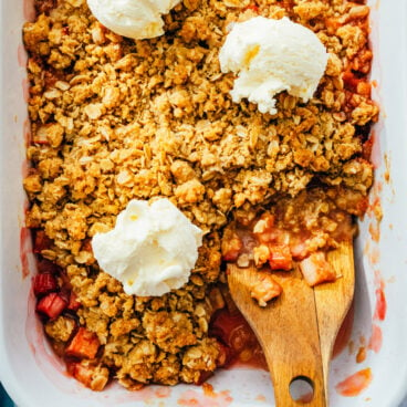 Rhubarb crisp