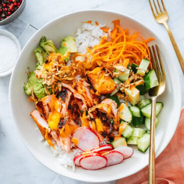 Salmon rice bowl