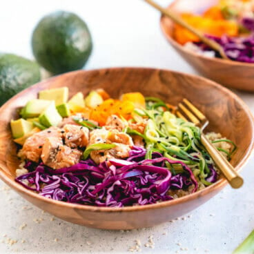 Seared salmon poke bowl