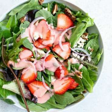 Strawberry spinach salad